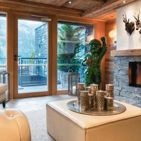 别墅 Chalet With Ski In Ski Out Access And Sauna
