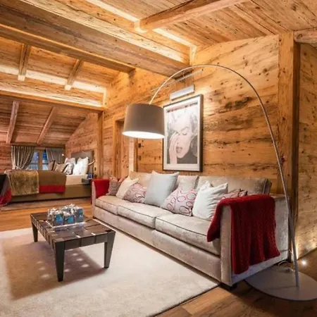 Chalet With Ski In Ski Out Access And Sauna Βίλα