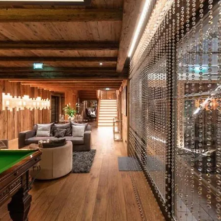 别墅 Chalet With Ski In Ski Out Access And Sauna
